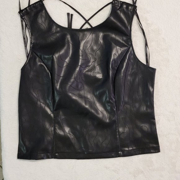 NWT-MARC NEW YORK BLACK FAUX LEATHER TOP-SLEEVELESS-GREAT FOR HALLOWEEN-HOT-NWT - Picture 5 of 6